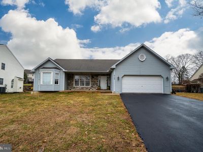 4143 Hill Terrace Dr, Sinking Spring, PA, 19608