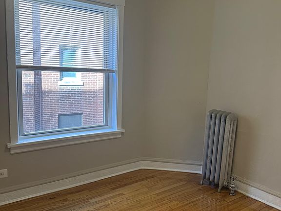 4th image of 4025-3 W Melrose St