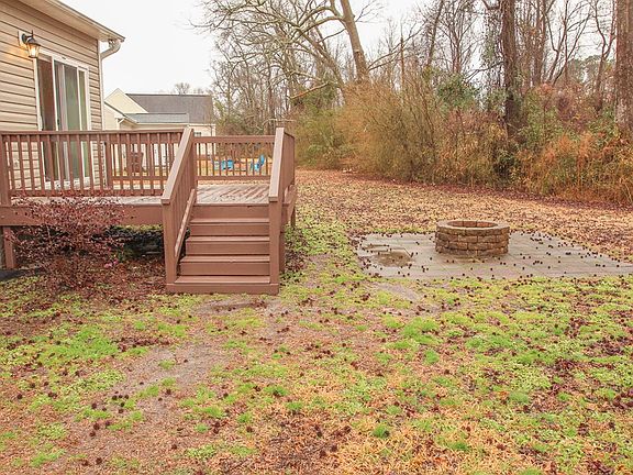 4th image of 303 Stillwater Creek Dr