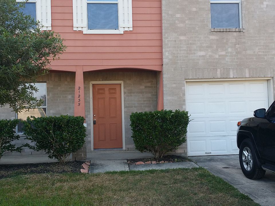 1st image of 21235 Wortham Oaks Dr