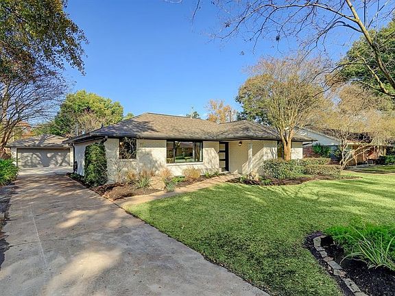 3rd image of 9810 Pine Lake Dr