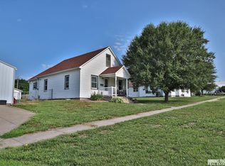 212 S 4th St, Elmwood, NE 68349