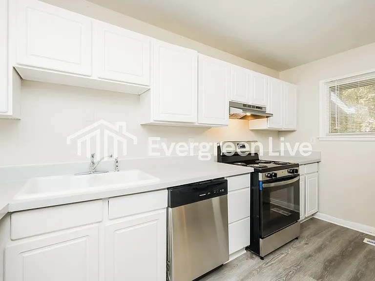 7973 Kirkland Dr — Photo 5