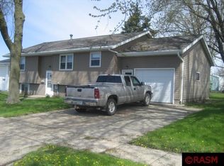 109 10th Ave SE, Waseca, MN 56093