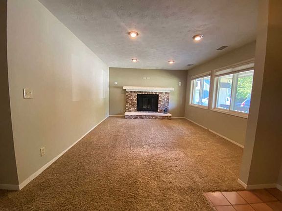 5th image of 3777 Laramie Dr