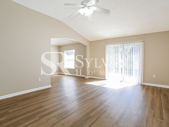 5th image of 420 S Vermont Ave