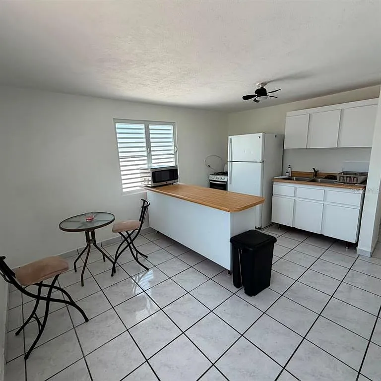 2 bed, 1.0 bath, $800 — Photo 3