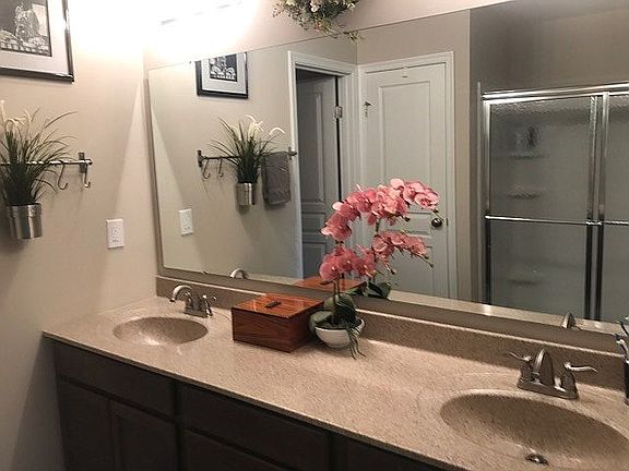 Master bedroom bathroom