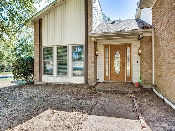 3rd image of 1216 Olmos Creek Pl