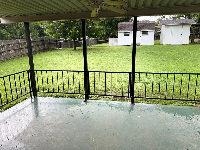 3710 Pratt Dr — Photo 16