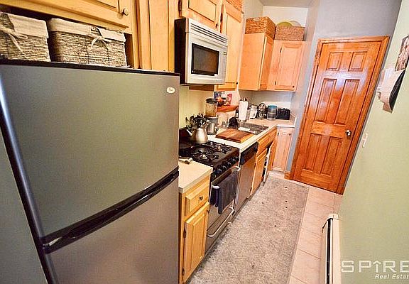 2nd image of 814 10th Ave APT 4D