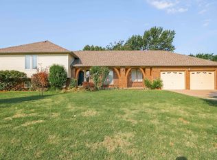 17 E Sunnybrook Dr, Wichita, KS 67232