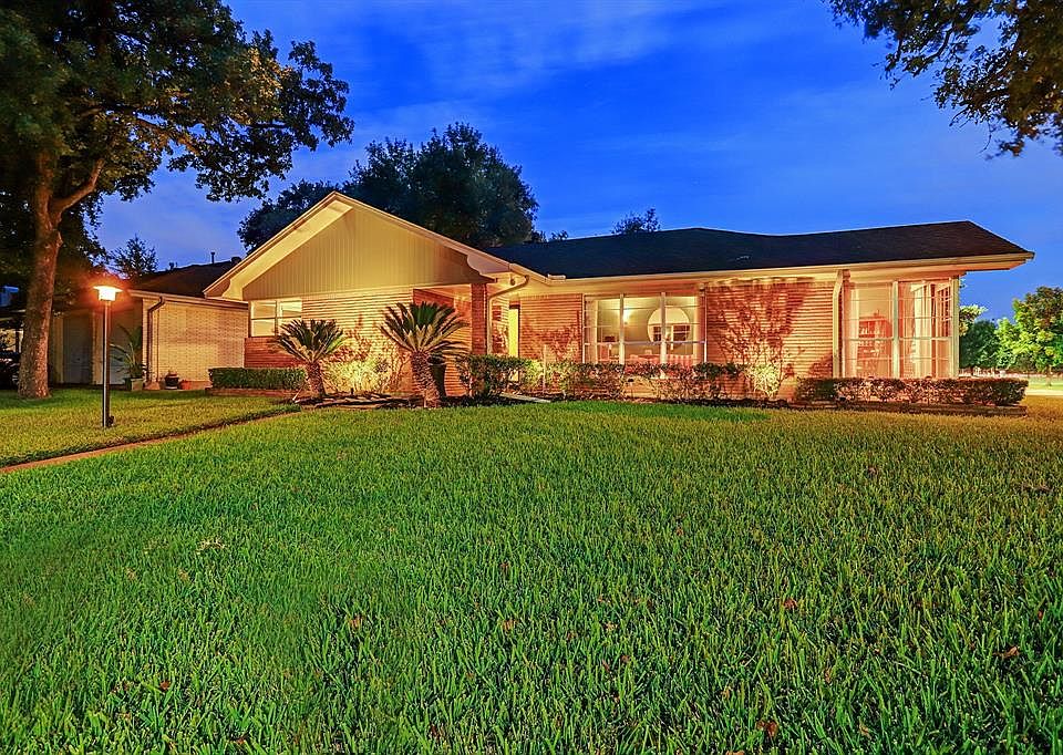 1st image of 2215 De Milo Dr