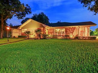 2215 De Milo Dr, Houston, TX 77018