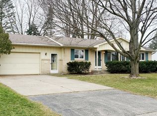 7051 Dogwood Ct, Jenison, MI 49428