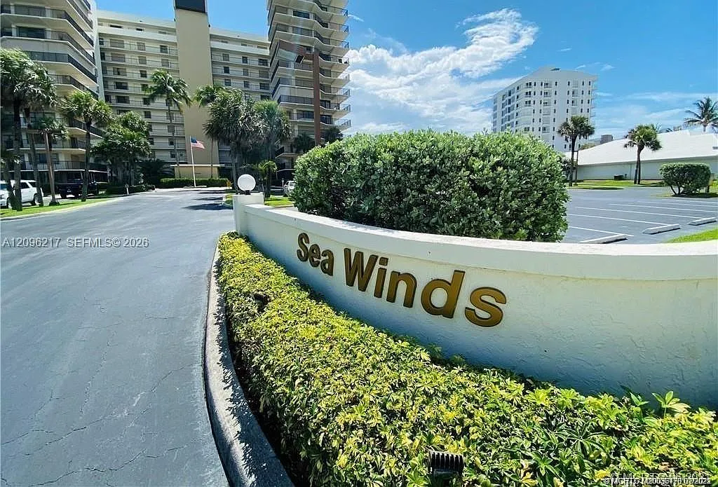 Sea Winds Condominium — Photo 2