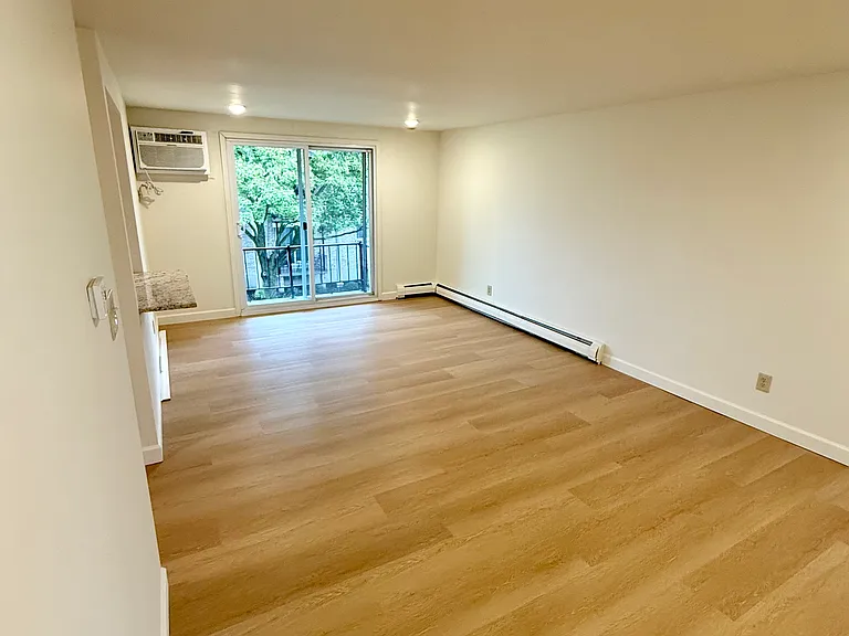 3976 Ridge Lea Rd #B — Photo 7