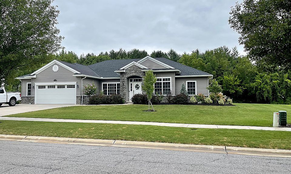 1st image of 915 Windamere Ln