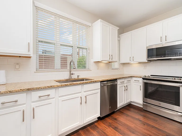 1429 Camden Rd — Photo 8