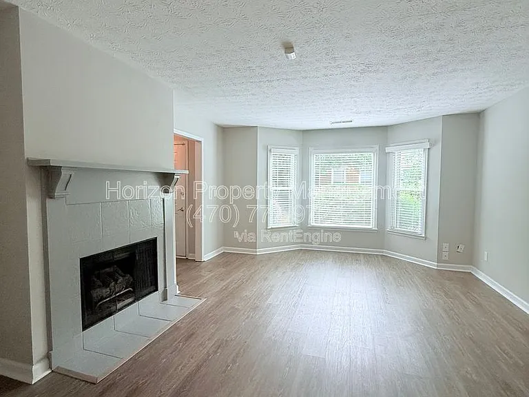 3512 Nutmeg Dr — Photo 3
