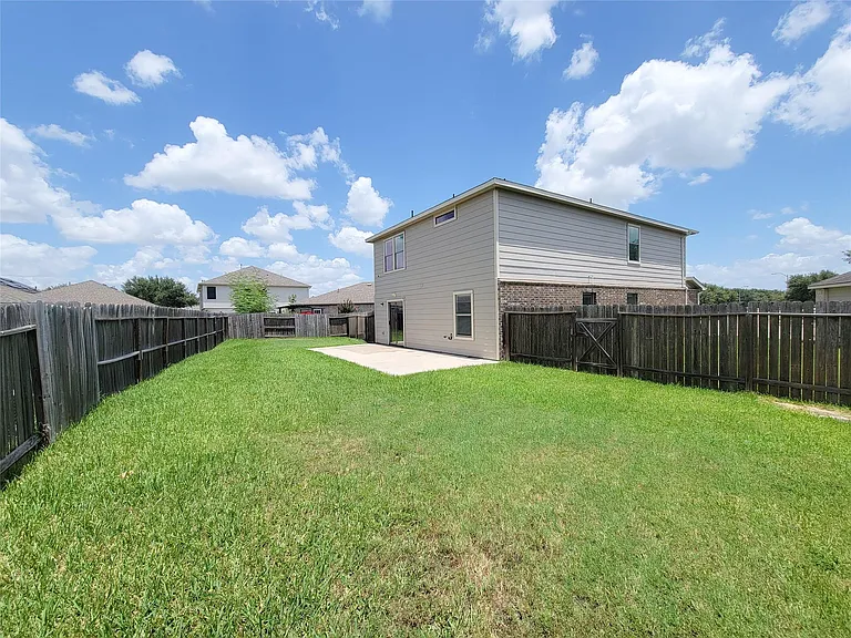 21382 Beacon Springs Ln — Photo 32