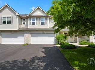 2049 Sunrise Cir, Aurora, IL 60503