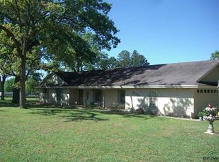 2125 W Point Tap Rd, Palestine, TX 75803