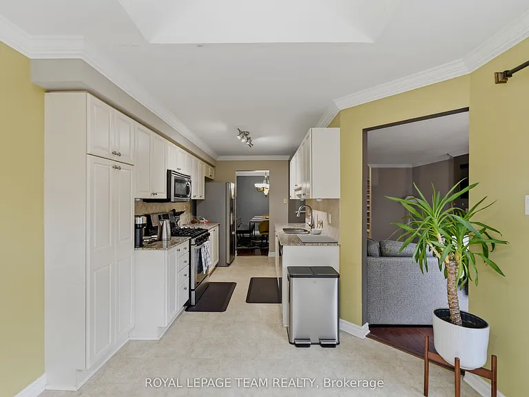 216 Horseshoe Cres — Photo 22