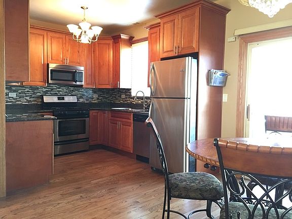 3rd image of 4056 Hennepin Dr