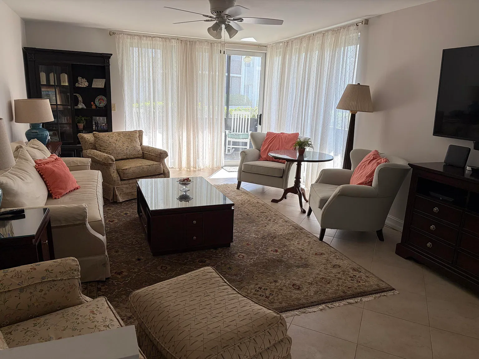 2 bed, 2.0 bath, 1537 sqft, $5,000 — Photo 2