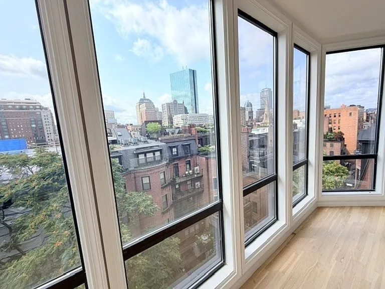 111 Beacon St — Photo 32