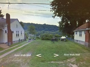 71 Riverside Dr, South Charleston, WV 25303