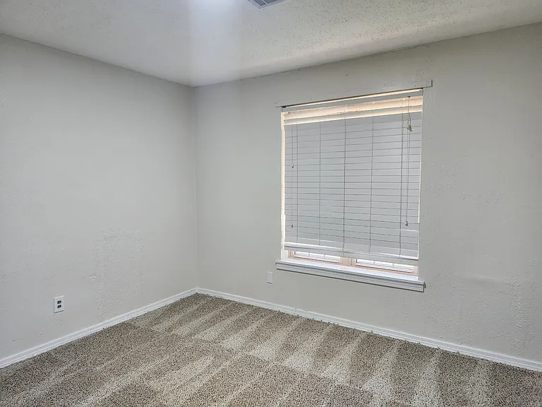 4213 N Lottie Ave — Photo 10