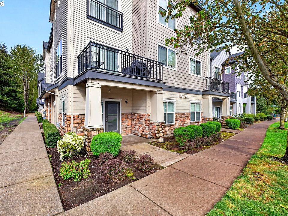 1st image of 102 NE Canvasback Way