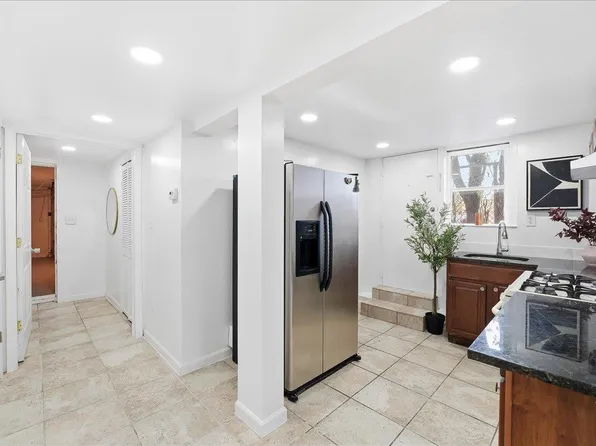 168 Carlton Avenue image 14 of 25