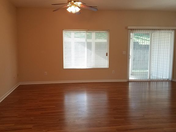 Living room left