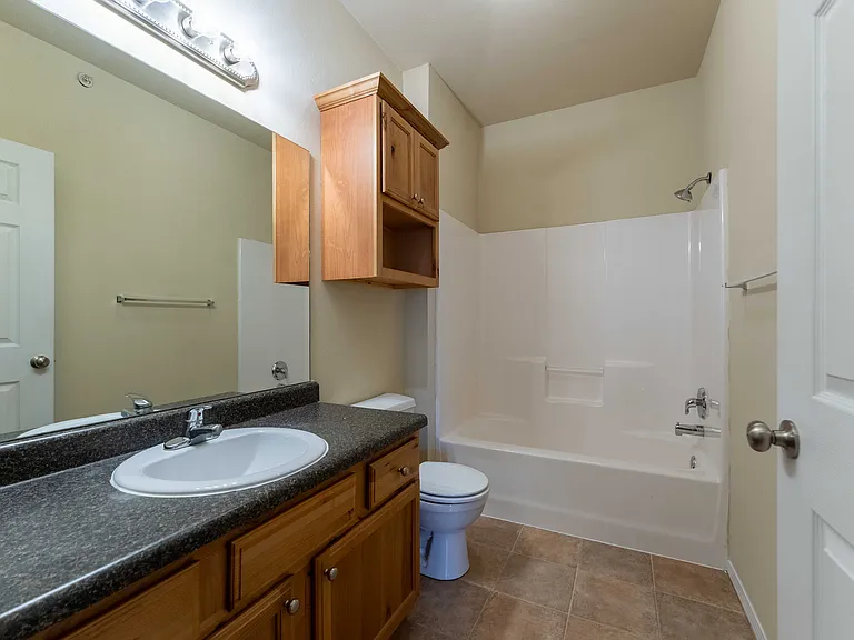 Coryell Courts Apartments — Photo 39