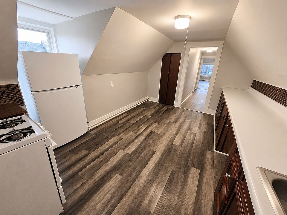 1st image of 339 Pennsylvania St #7
