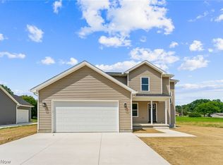 704 Cranberry Crk, Youngstown, OH 44512