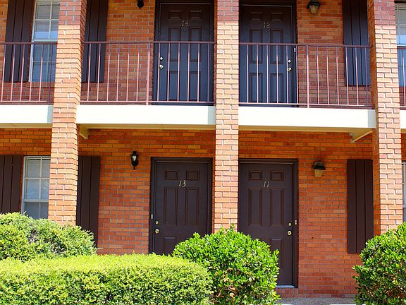 4th image of 115 N 32nd Ave APT 8