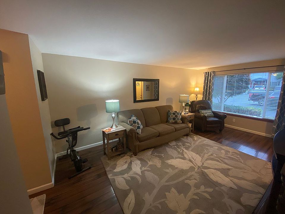 1st image of 675 32nd St Unit 3