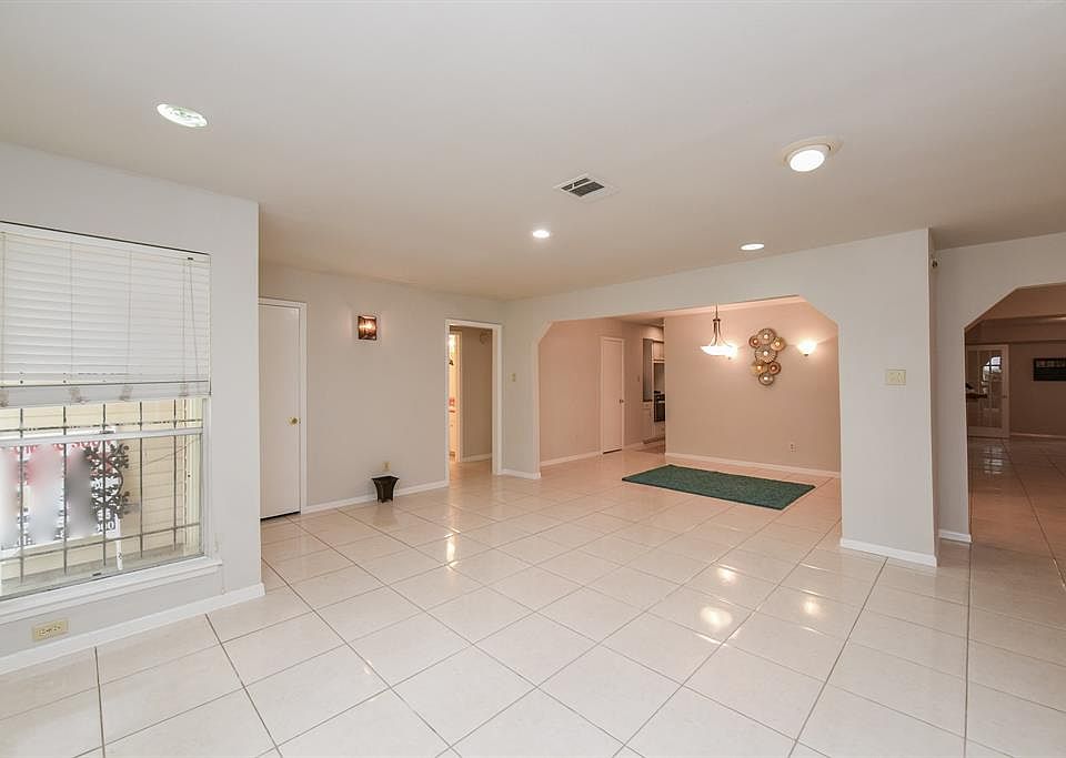 1st image of 10734 Sagemeadow Ln
