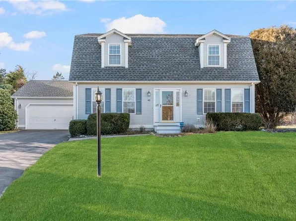 45 Lookout Ln, South Kingstown, RI 02879