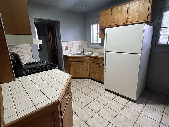 5th image of 1561 E Cesar E Chavez Ave