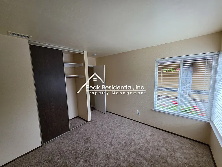 6249 Sunmist Way — Photo 20