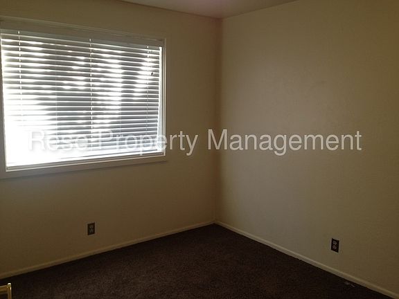 4th image of 1060 E Quail Dr