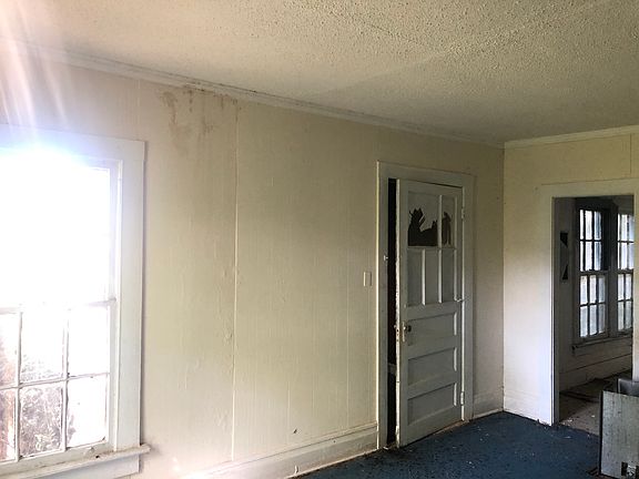 2nd image of 1418 Buena Vista Dr