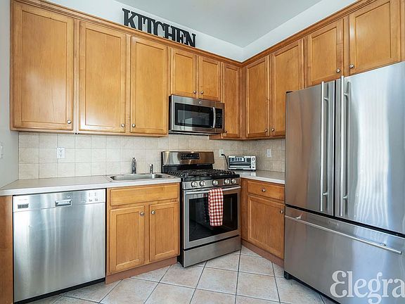 2nd image of 7 Keller Ln APT 6