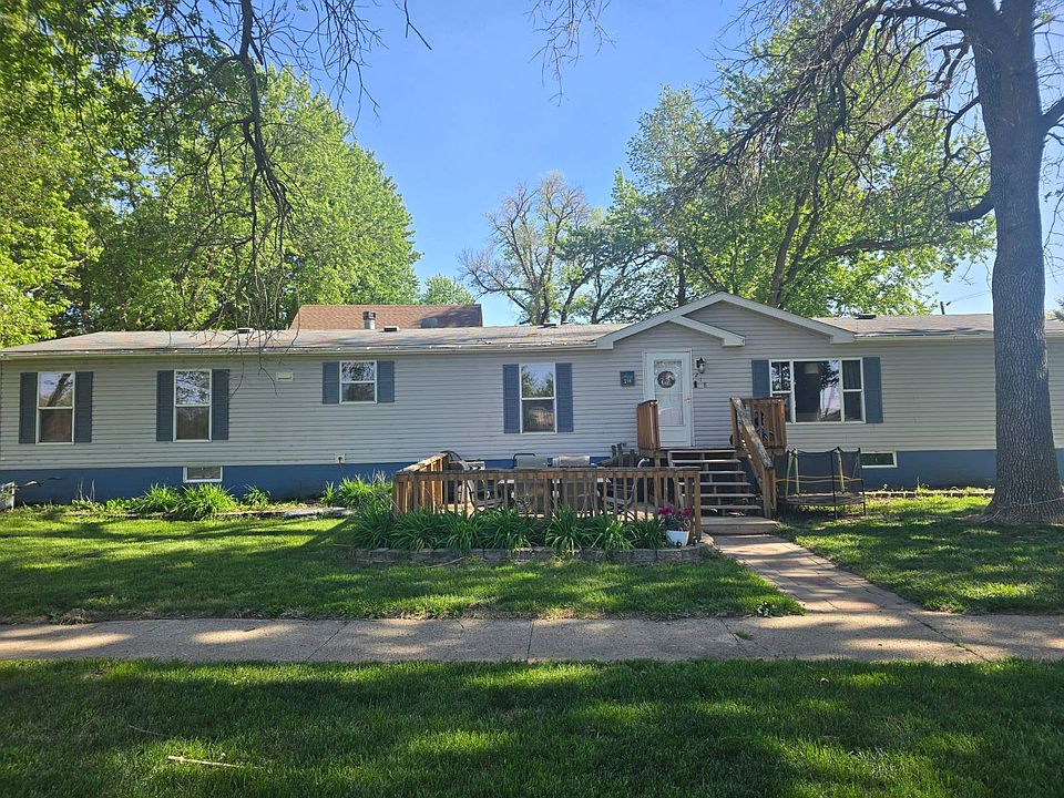 1st image of 218 E 3rd St