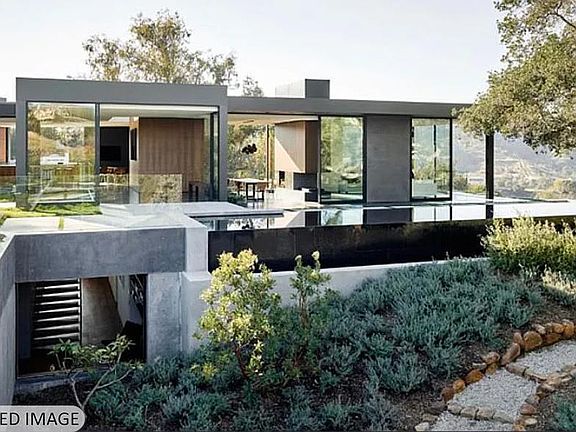 4th image of 170 Westgate Drive